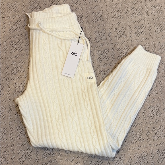 ALO Yoga Pants - Alo NWT Cable Knit Winter Bliss Pant Ivory Large